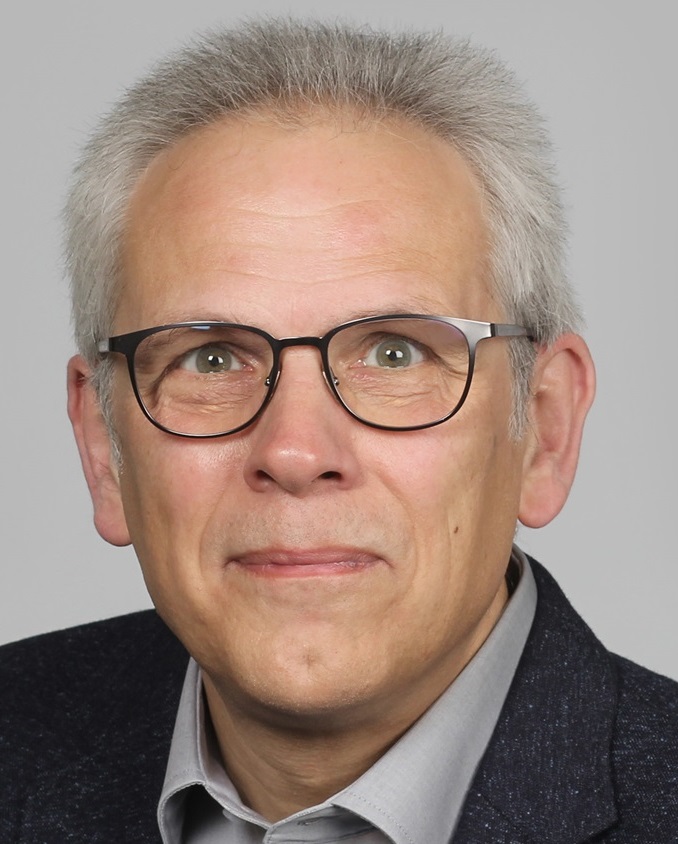Herausgeber und Kommentator Jürgen Schliekau